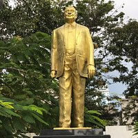 N .M. Perera Statue