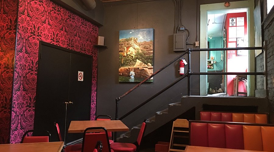 Arturo's Underground Cafe