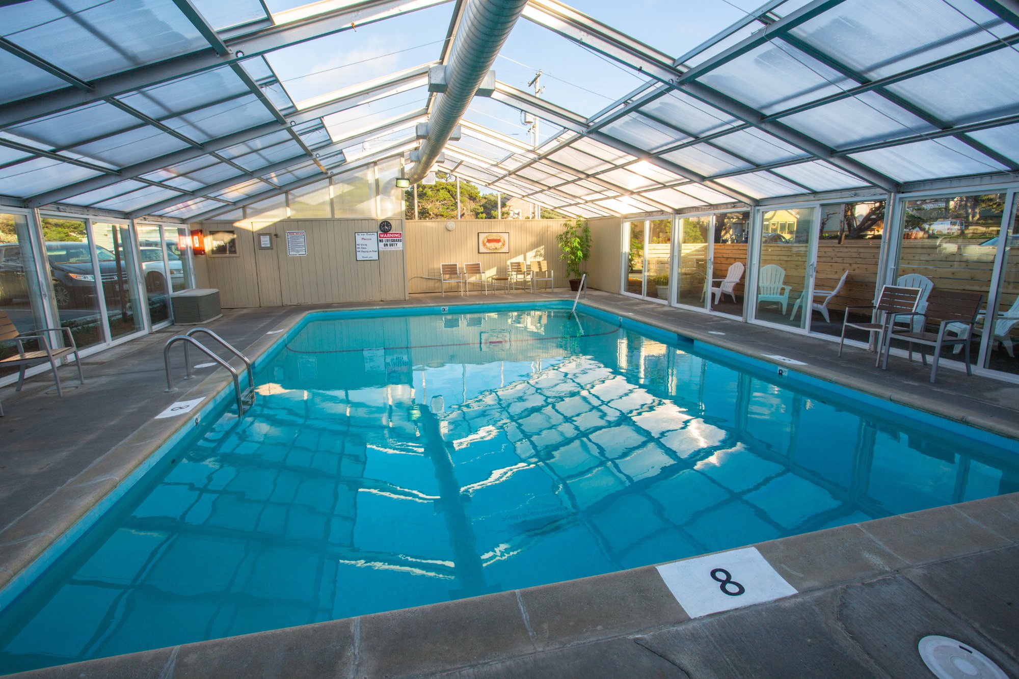 Hotel photo 19 of Pelican Shores Inn.