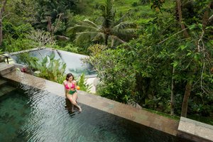 Pool & Beach