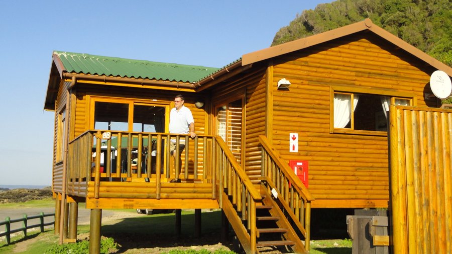 Lodge overlooking the coast