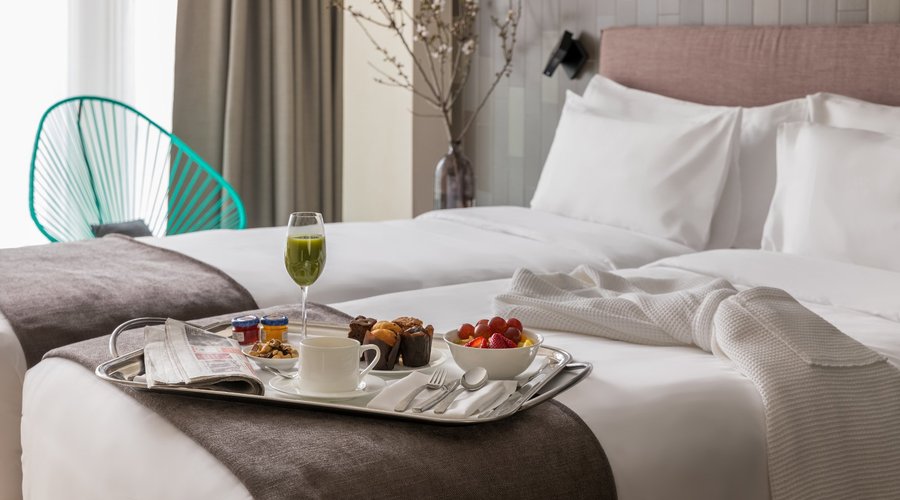 Twin room & Room Service 