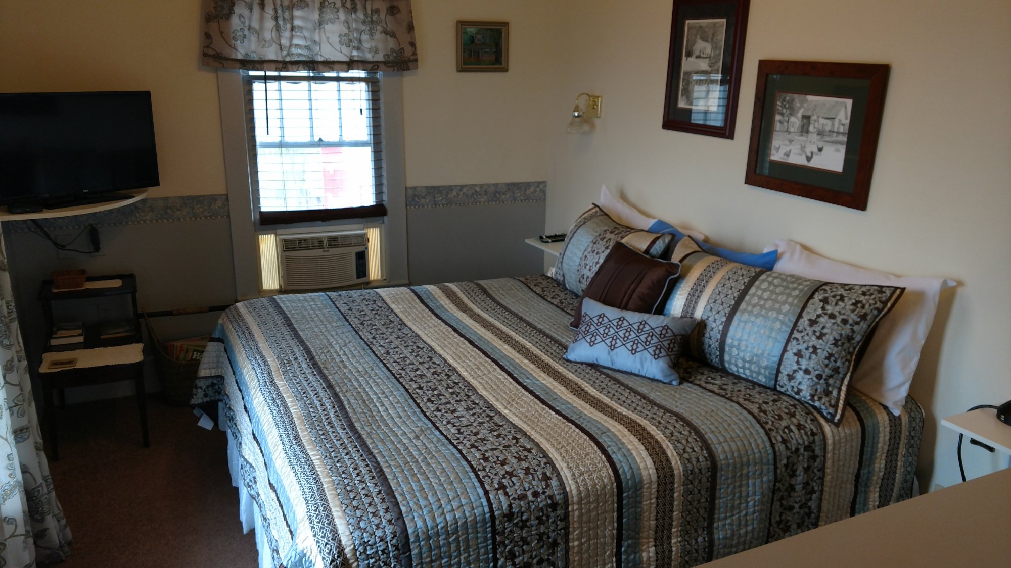 WILDFLOWER BED AND BREAKFAST-ON THE SQUARE - Updated 2024 Prices & B&B ...