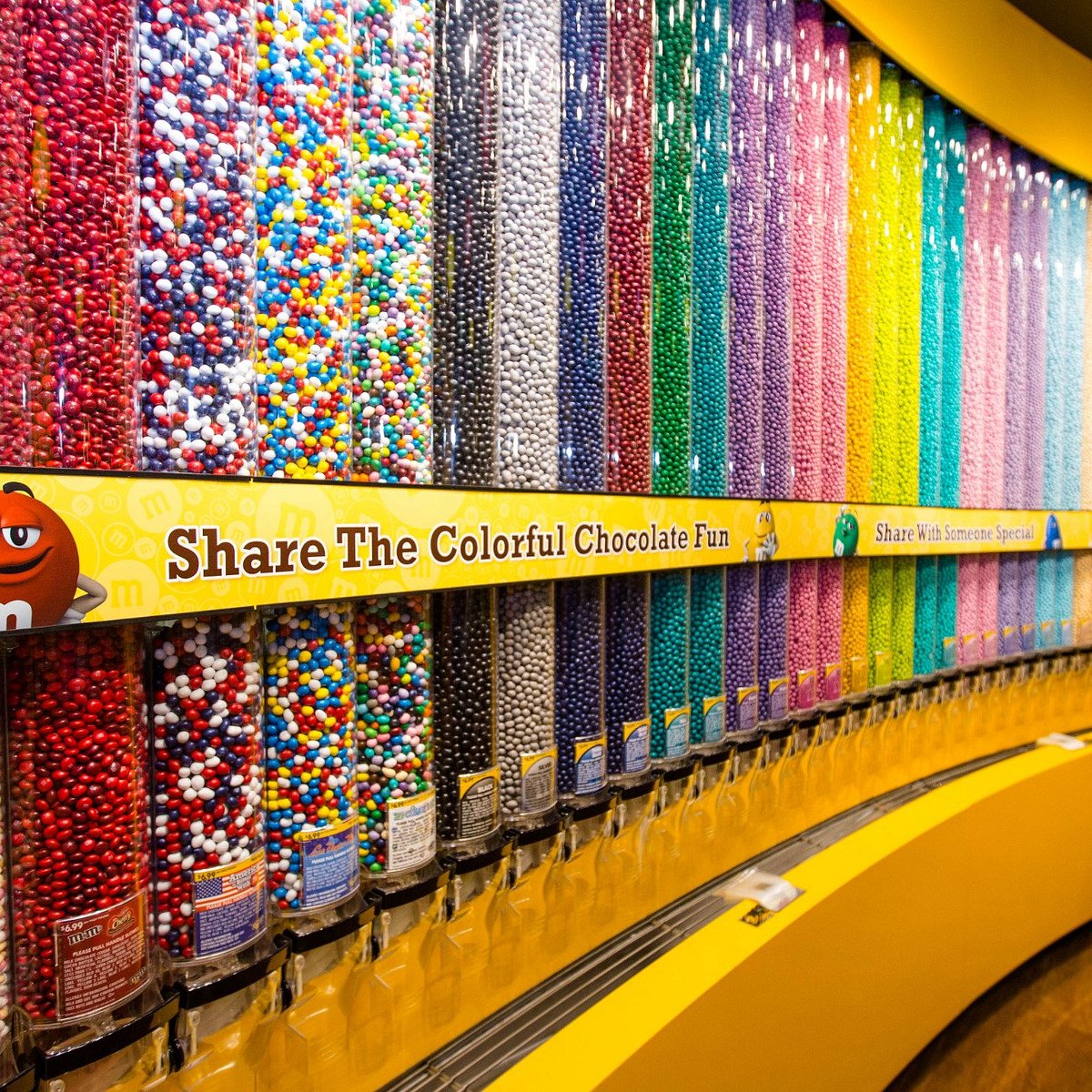 M&M's World Las Vegas tour & souvenir toy collection chocolate Colorworks  Candy Dispenser review 