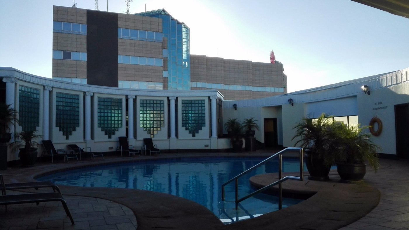 Meikles Hotel Pool: Pictures & Reviews - Tripadvisor