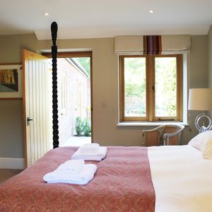 Superking double four-poster all en suite