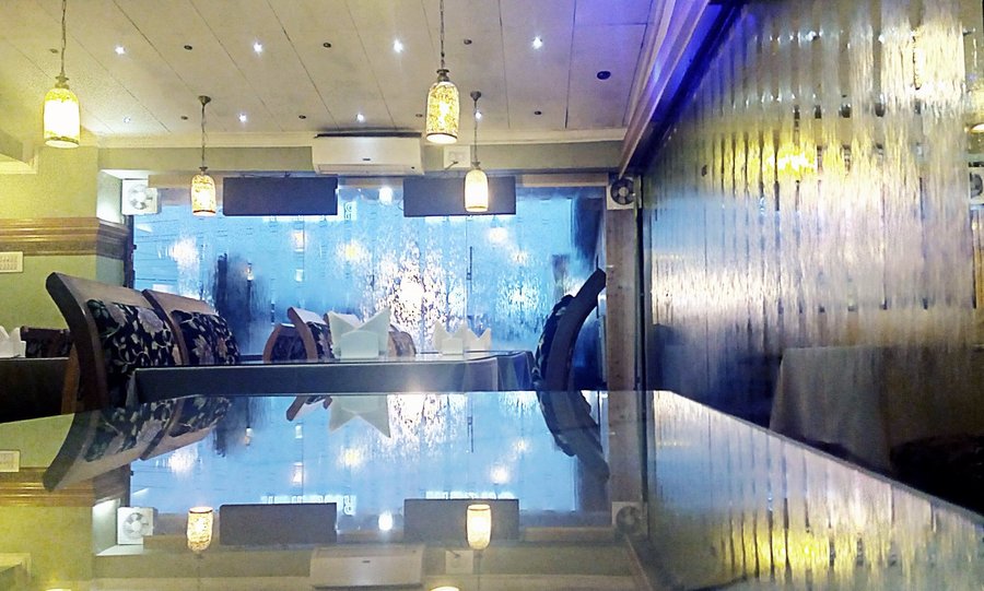 Amazing place with an amazingly decent aura.