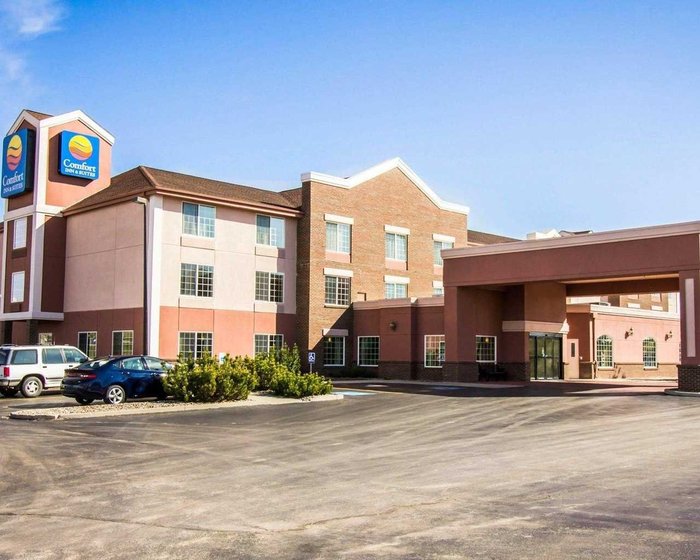 COMFORT INN & SUITES GILLETTE NEAR CAMPBELL MEDICAL CENTER $83 ($̶9̶9̶ ...