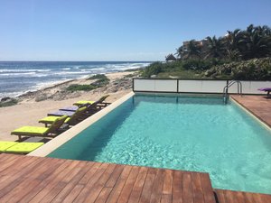 Piscina y playa