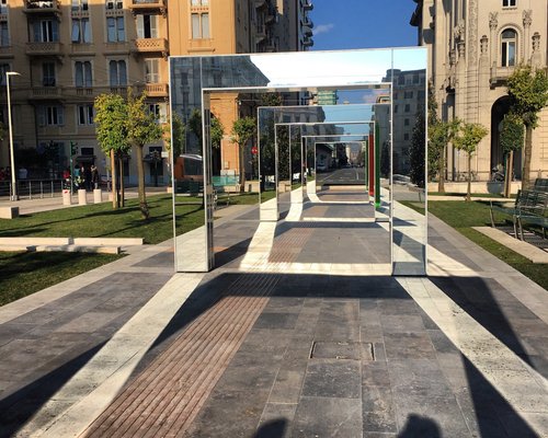 Piazza Verdi dopo la cura " Buren". 