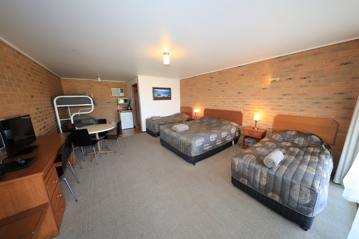 Old and dated - Review of Pelicans Motel, San Remo, Australia - Tripadvisor Old and dated  - Review of Pelicans Motel, San Remo... 