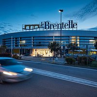 All'ora dell'aperitivo il Centro Le Brentelle è sempre aperto. E vi aspetta.