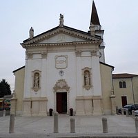 L'esterno della chiesa