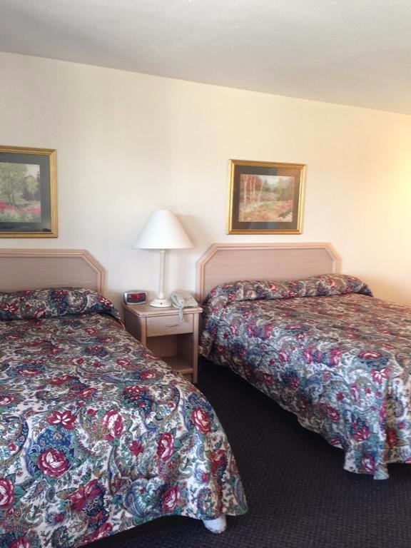 Thunderbird Motel Rooms: Pictures & Reviews - Tripadvisor