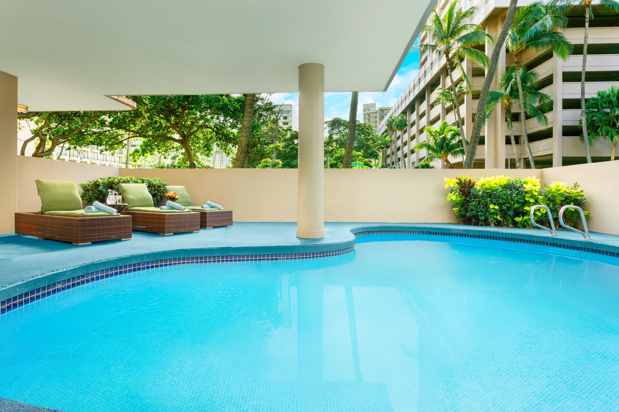 Fotos Y Opiniones De La Piscina Del Courtyard By Marriott Waikiki Beach   Courtyard Waikiki Beach 