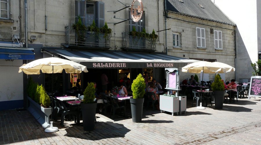 Venez découvrir notre spacieuse terrasse, dans une rue piétonnière  tous les jours de l'été !! 