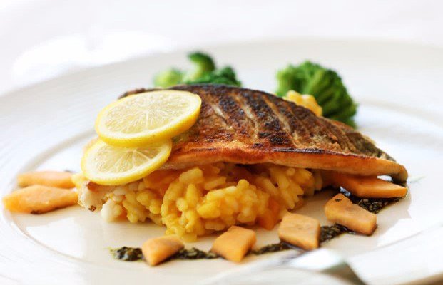 Lachsforelle auf Risotto