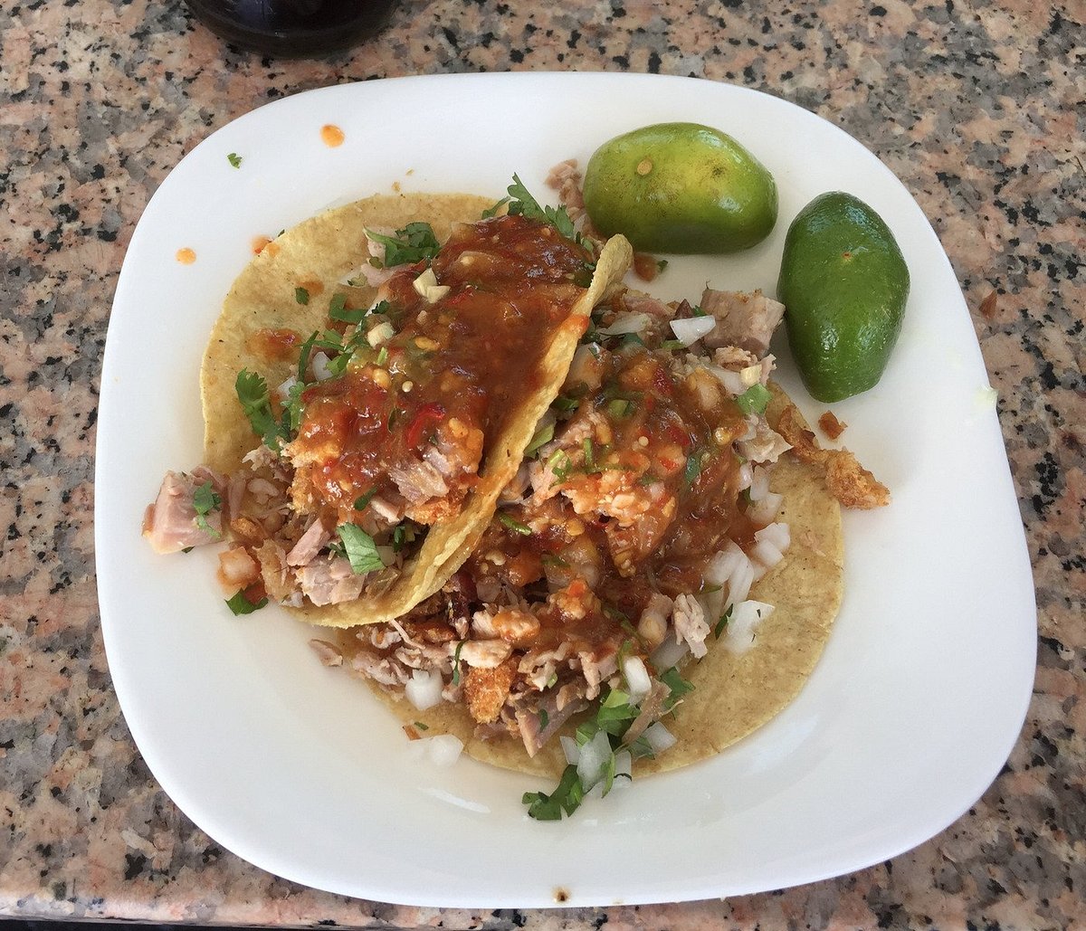 https://dynamic-media-cdn.tripadvisor.com/media/photo-o/0e/c7/2d/f4/tacos-de-mazica-con-chicharron.jpg?w=1200&h=-1&s=1