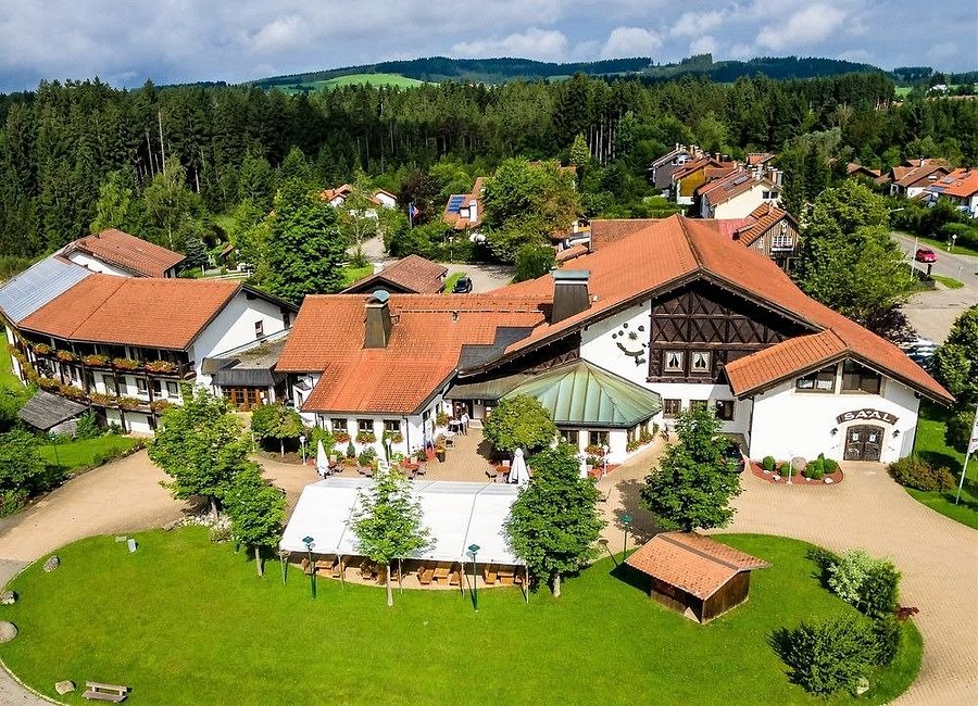 LANDHAUS SOMMERAU - Prices & Hotel Reviews (Germany/Buchenberg