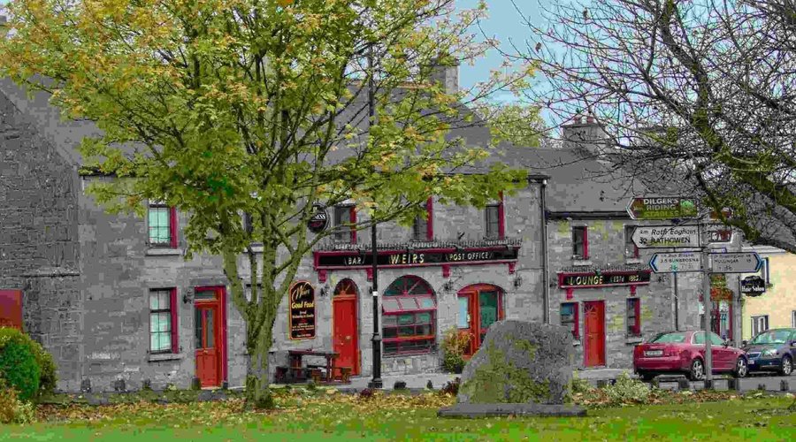 Weirs Bar & Restaurant in Multyfarnham Village