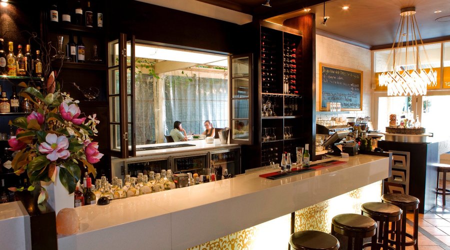 Parisi's Restaurant Bar