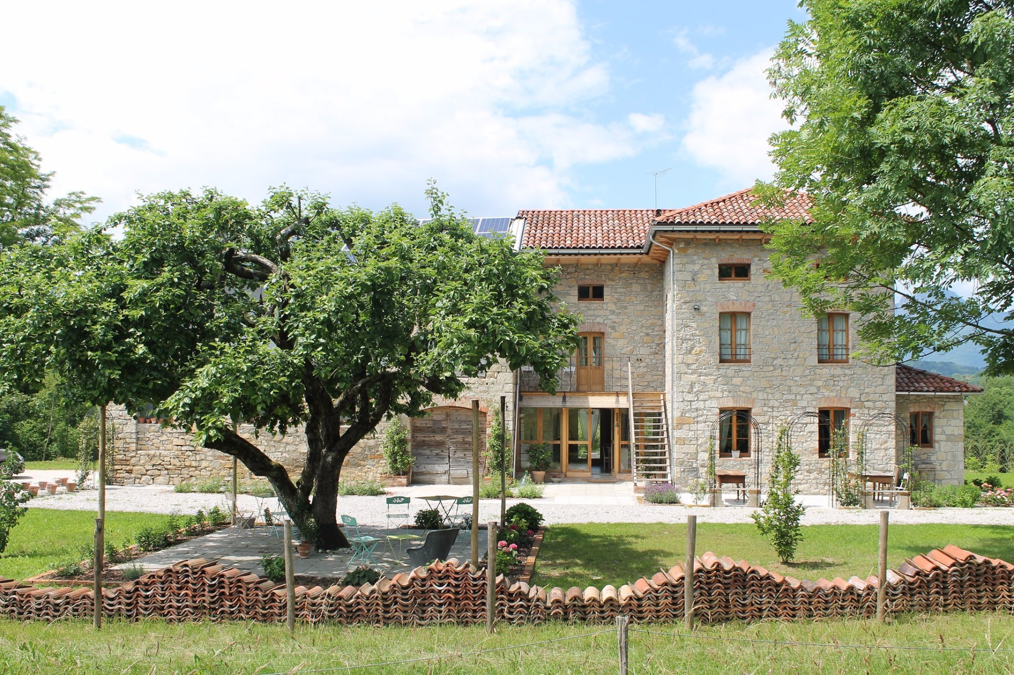 VILLA 61 - MAISON DE CAMPAGNE - Prices & Guest House Reviews (Limana ...