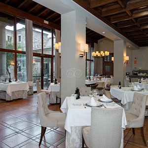 Torreorgaz Restaurant & Breakfast Buffet at the Parador de Caceres