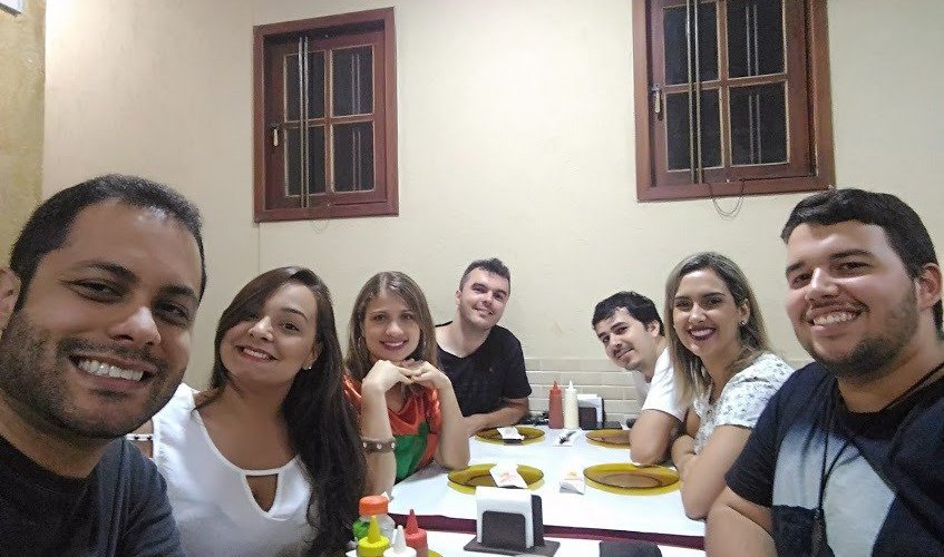 Eu e os amigos da igreja após o culto de domingo!