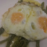 Asparagi con uova. Deliziosi!