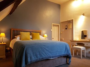 Room & Suite