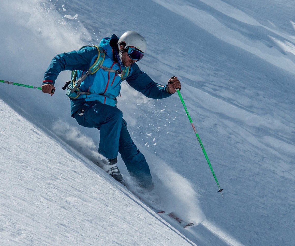 It's a skill for sure!🥶🥶 #ski #skitok #skiing #winter #valthorens #f