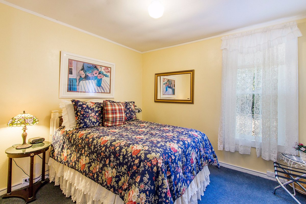 Shady Oaks Country Inn Rooms: Pictures & Reviews - Tripadvisor