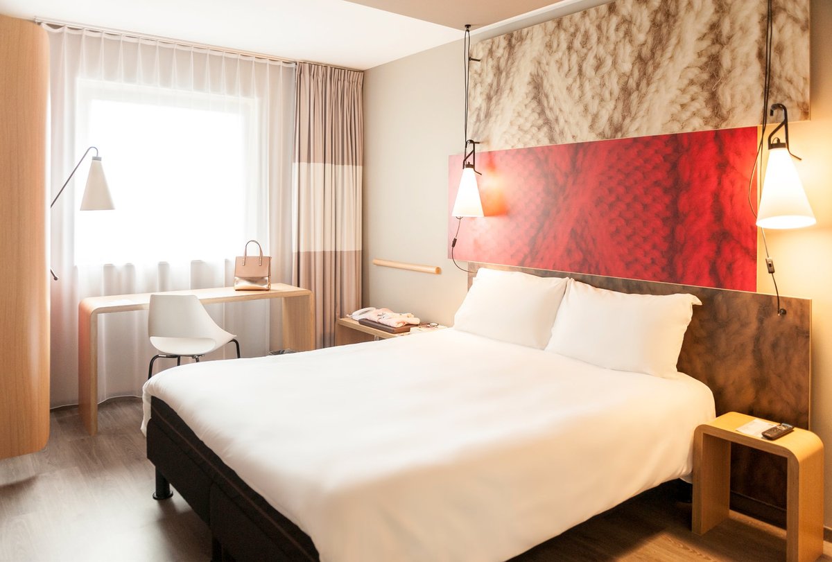 ibis Brussels Erasmus Rooms: Pictures & Reviews - Tripadvisor