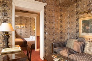 Room & Suite
