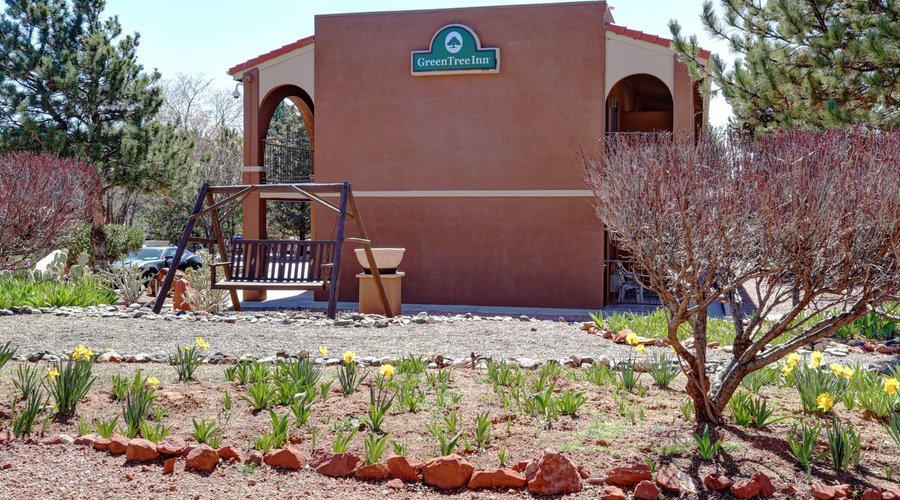 Beautiful hotel grounds with a spectacular view of Sedona