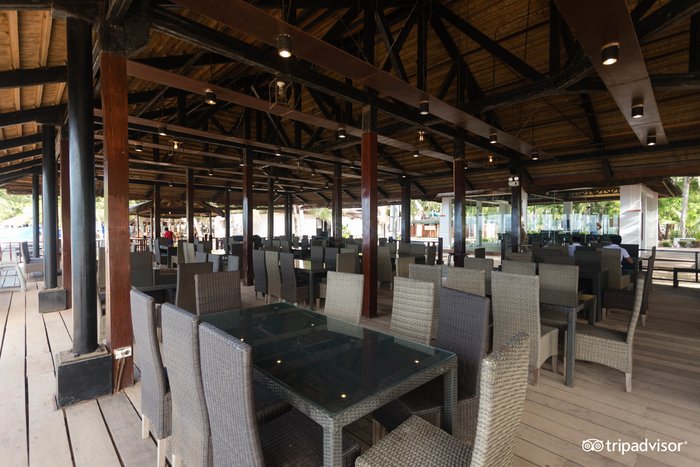 Camaya Coast Coffee Shop: Pictures & Reviews - Tripadvisor