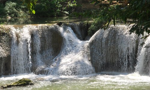 CHET SAO NOI WATERFALL