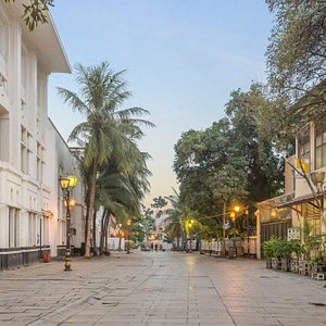 Colonial street