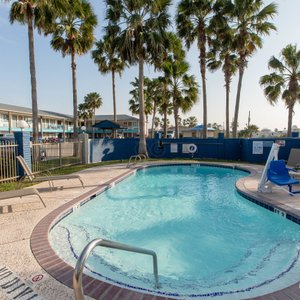 The Pool at the Captain's Quarters Inn