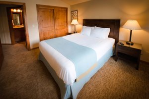 Room & Suite