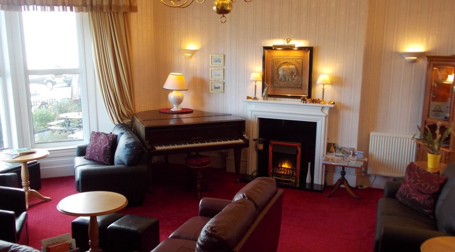 Reception & Lounge Can-Y-Bae