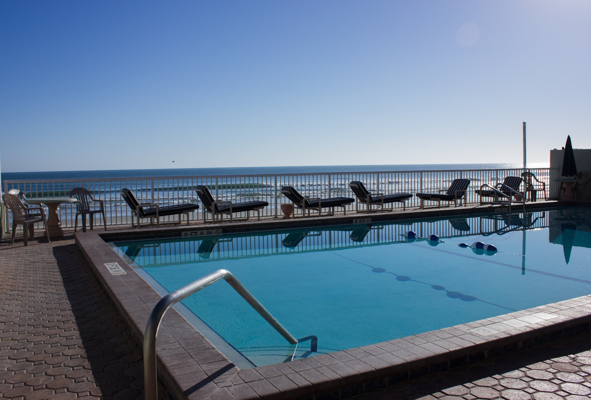 Atlantic Ocean Palm Inn Pool Pictures Reviews Tripadvisor   Pool Facing The Ocean 