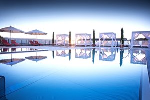 Relais & Chateaux Landromantik Hotel Oswald in Kaikenried, image may contain: Resort, Hotel, Pool, Waterfront