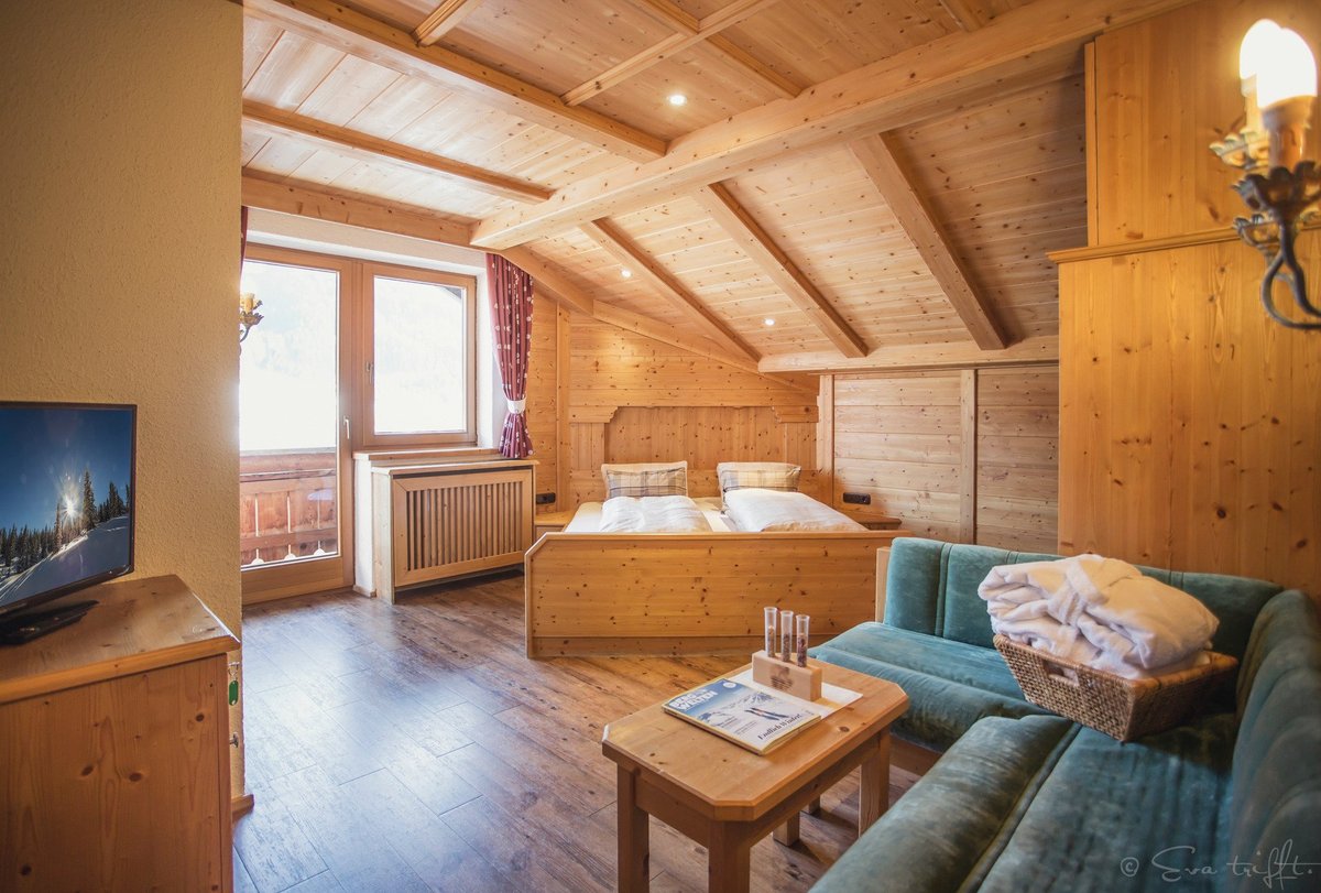 Hohe Burg Rooms: Pictures & Reviews Hohe Burg Rooms: Pictures & Reviews - Tripadvisor
