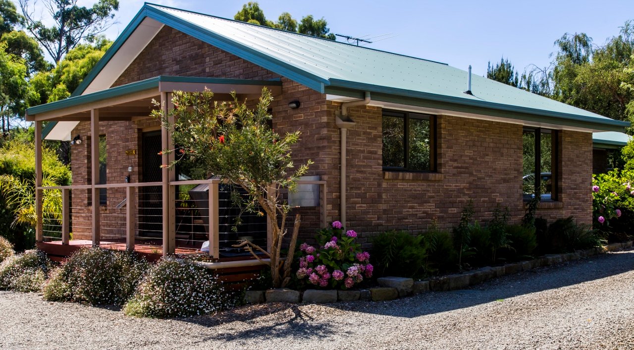 ABS BY THE BAY - Prices & B&B Reviews (Tasmania/Taranna, Australia)