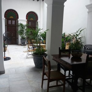 Patio y lobby