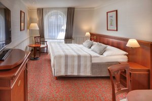Room & Suite