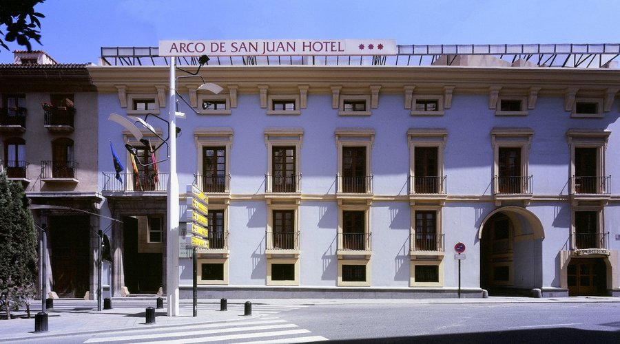Fachada Hotel Arco de San Juan  
