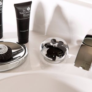 Le Narcisse Blanc Hotel &amp; Spa, hotel in Paris