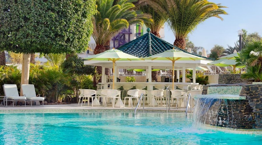 Pool Bar